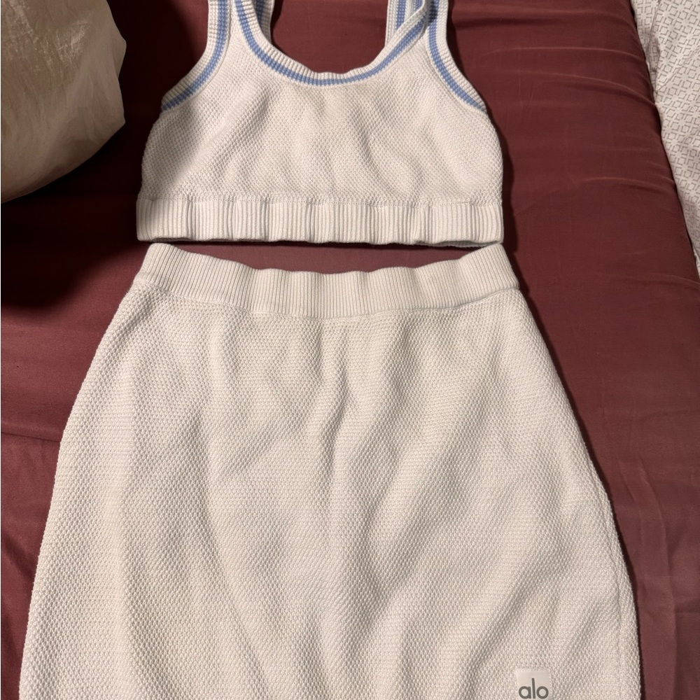ALO Yoga White Knit Crop Tank with Light Blue Trim